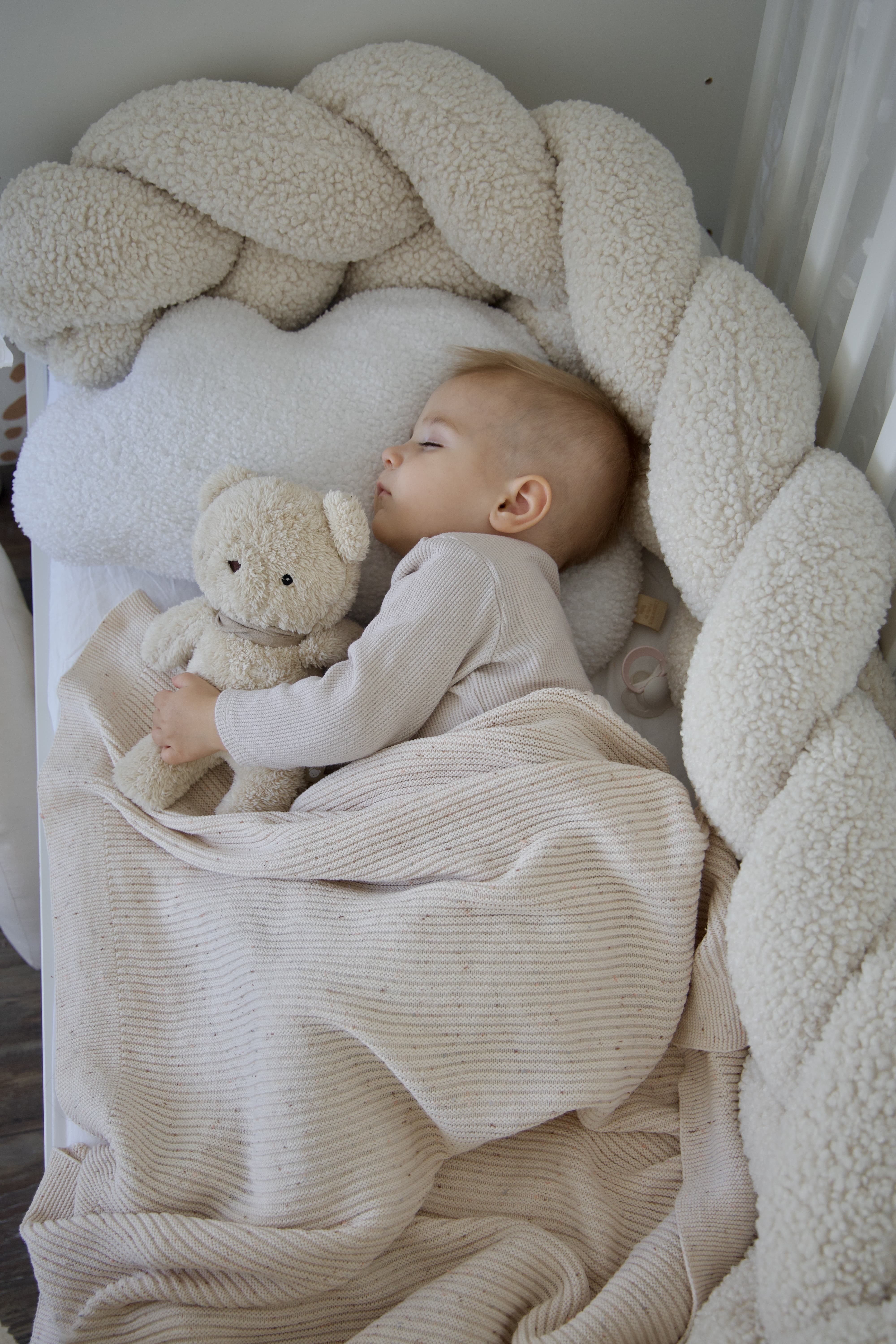 Meowbaby Warkocz Ochronny do Łóżeczka – Miękki Ochraniacz dla Dziecka | Bearly