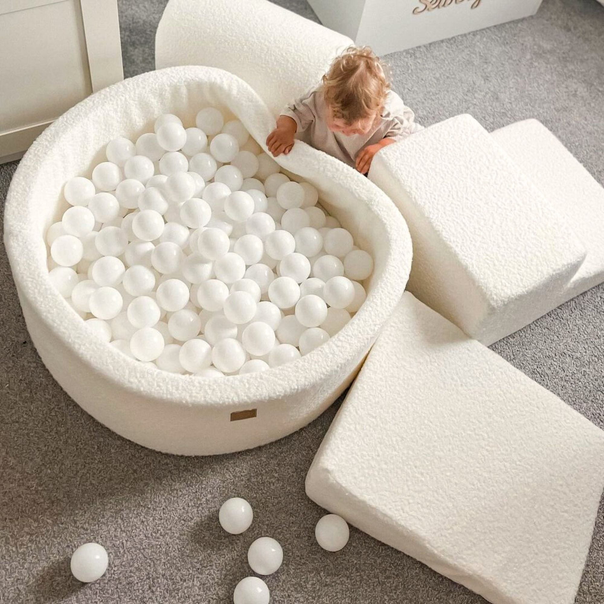 Boucle Foam Playground 4 Elements White Meowbaby